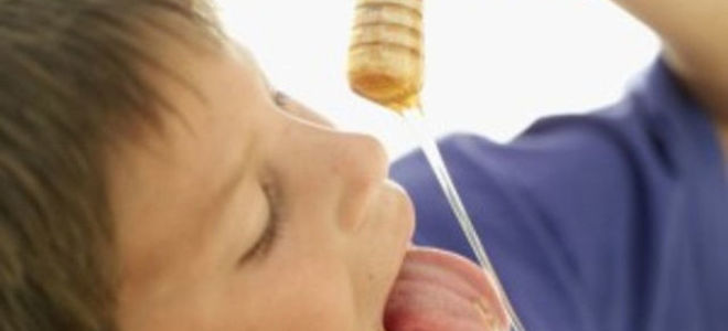 Афтозный стоматит у взрослых и детей: причины появления и первые признаки заболевания, формы патологии и лечение в домашних условиях лекарственными препаратами и народными средствами