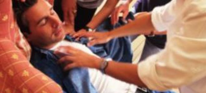 Почему возникает аллергическая крапивница: симптомы и признаки заболевания, оказание первой помощи пациенту и последующее лечение