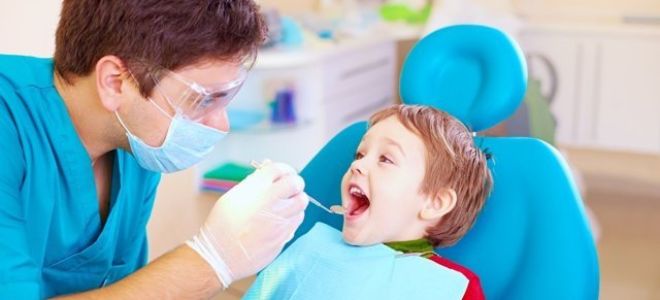 Подрезание уздечки под языком у детей: нужно ли, как определить короткую подъязычную уздечку у новорожденного