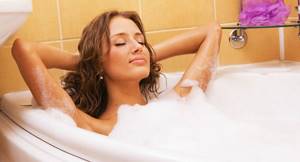 Можно ли мыться при ангине: как купаться и принимать ванну, если без температуры, как мыть голову