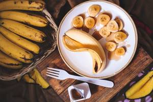 Бананы при отравлении – полезные свойства и противопоказания
