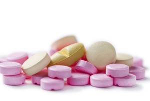 Обзор эффективных сиропов, которые рекомендованы при сухом кашле: противокашлевые, отхаркивающие препараты