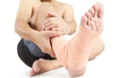 Почему болят ноги ниже колен: причины появления боли спереди, сзади, сбоку