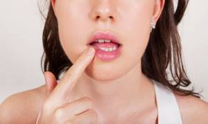 Онемение губ: 15 причин, лечение парестезии