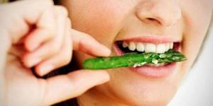 Кислый привкус во рту: причины какой болезни, лечение повышенной кислотности во рту после еды