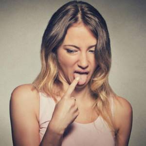 Кислый привкус во рту: причины какой болезни, лечение повышенной кислотности во рту после еды