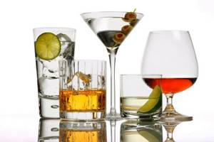 Болит сердце после алкоголя или с похмелья: причины, что делать